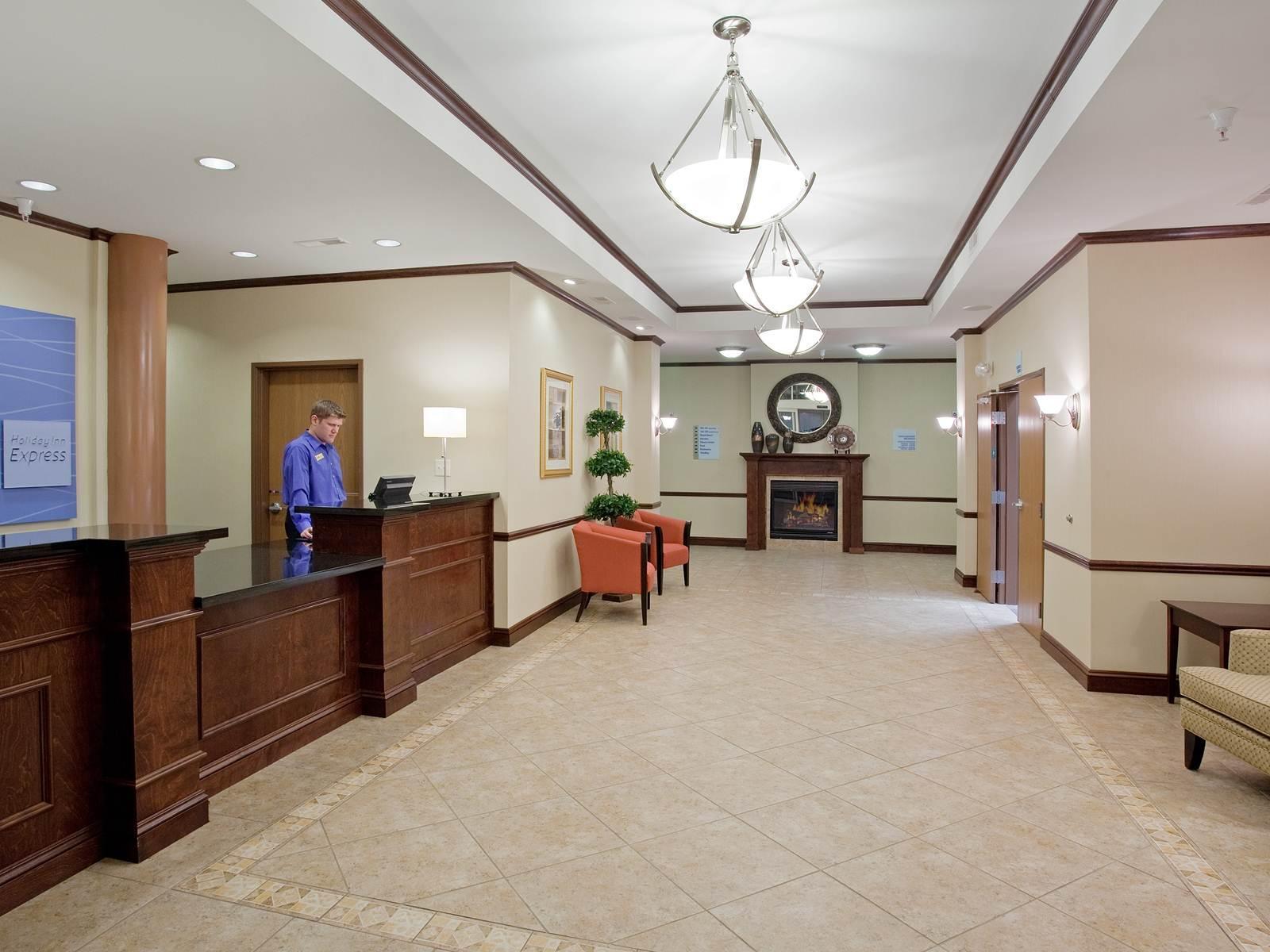 Holiday Inn Express & Suites Buffalo, An Ihg Hotel Extérieur photo