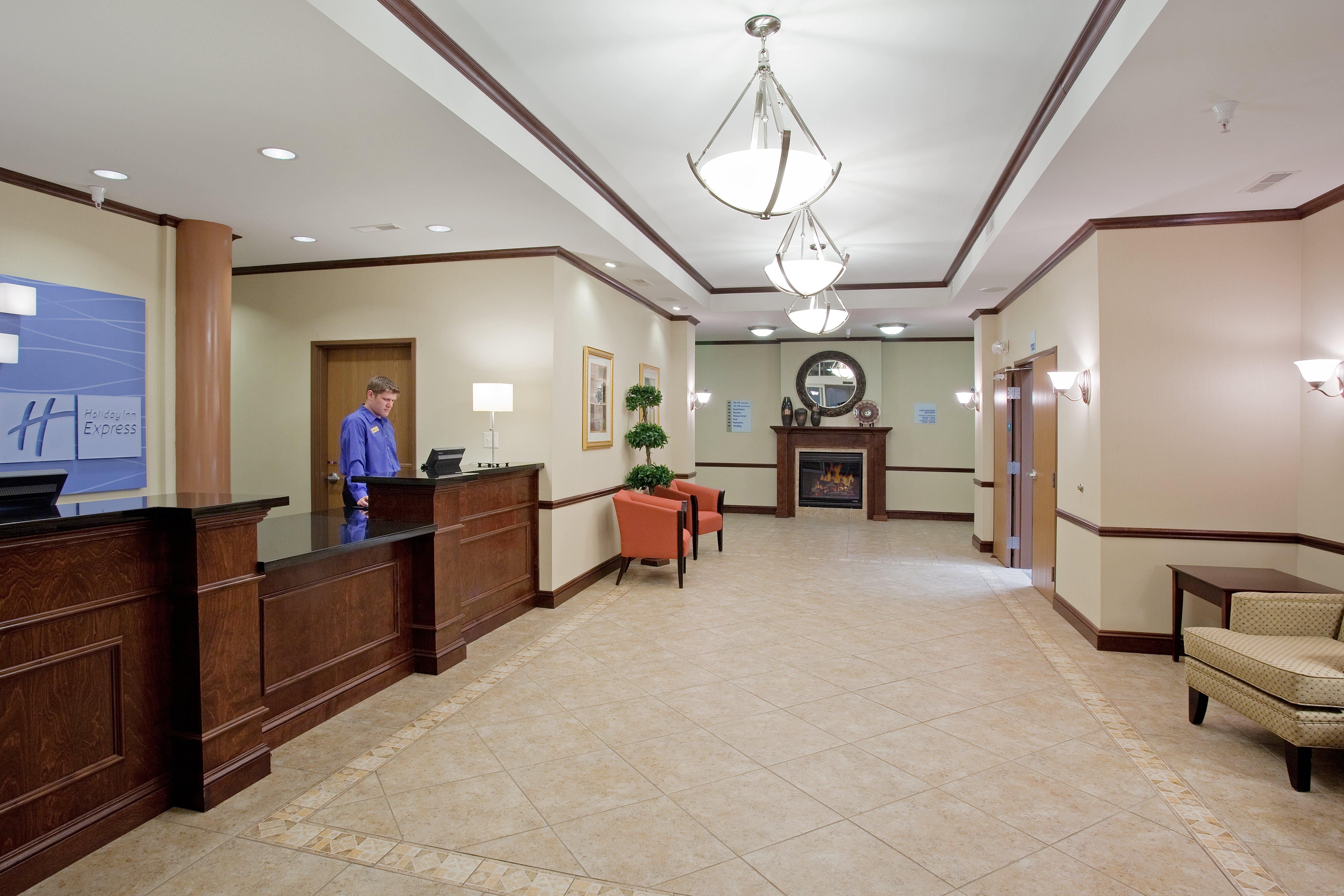 Holiday Inn Express & Suites Buffalo, An Ihg Hotel Extérieur photo