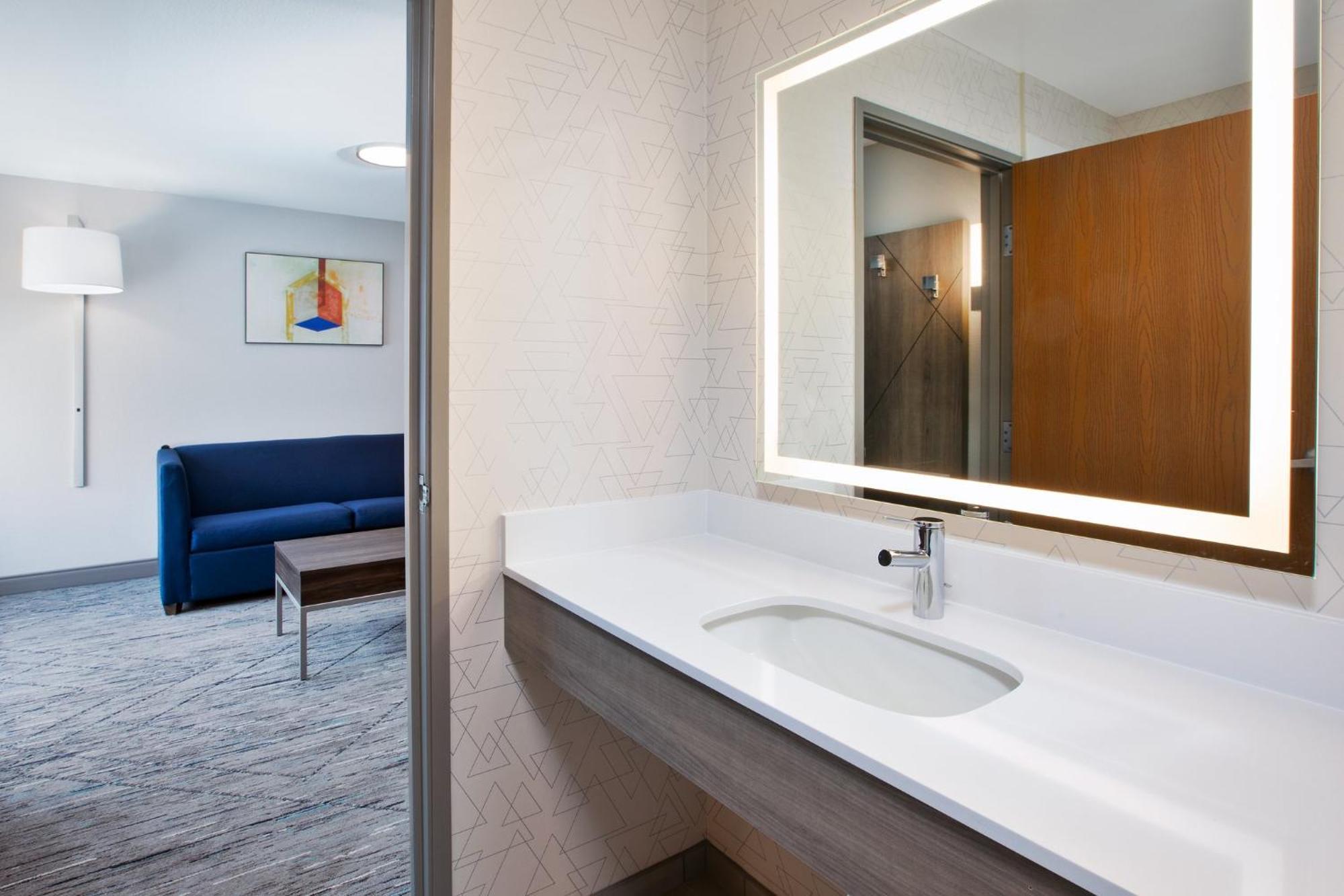 Holiday Inn Express & Suites Buffalo, An Ihg Hotel Extérieur photo