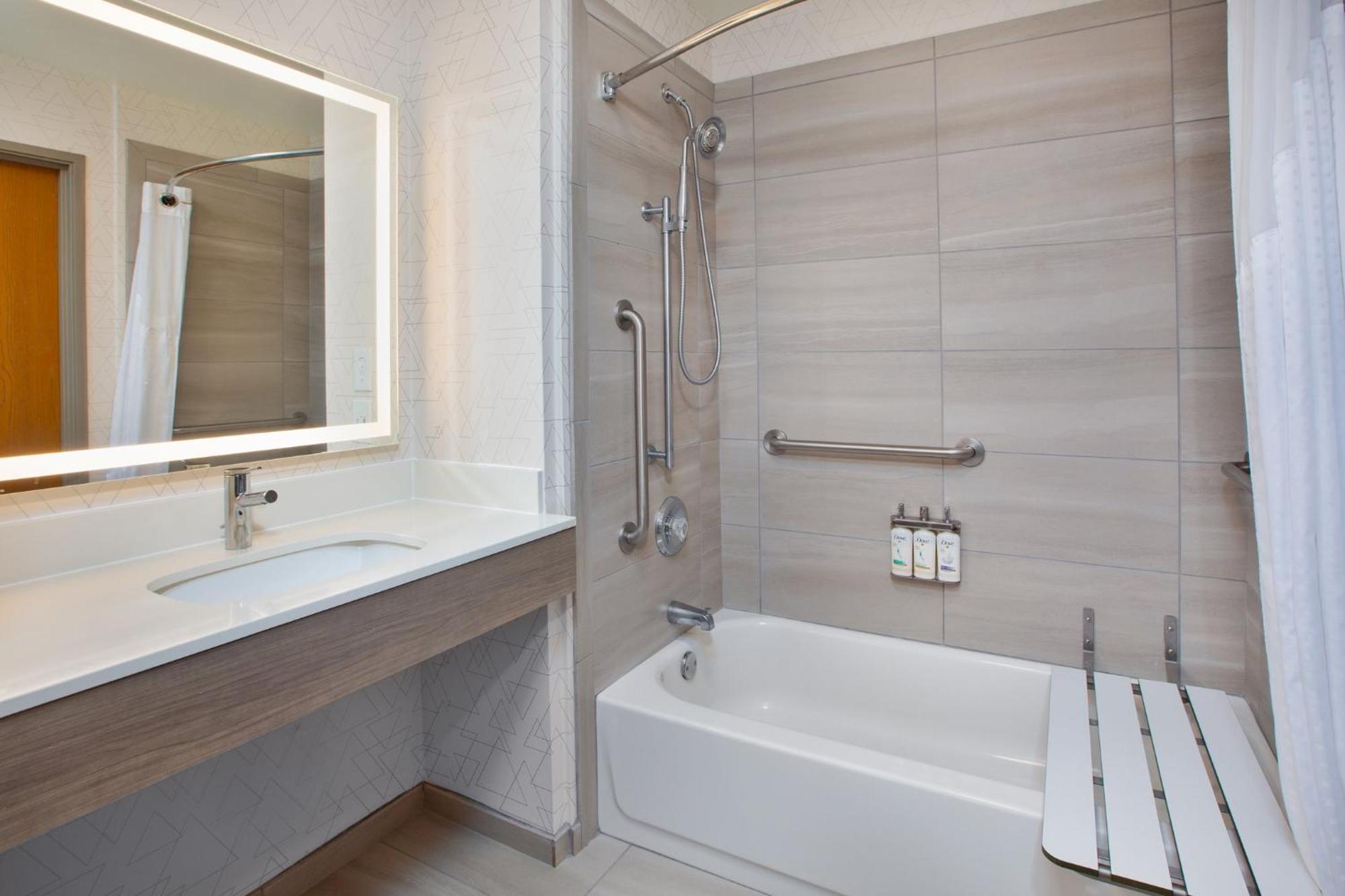Holiday Inn Express & Suites Buffalo, An Ihg Hotel Extérieur photo