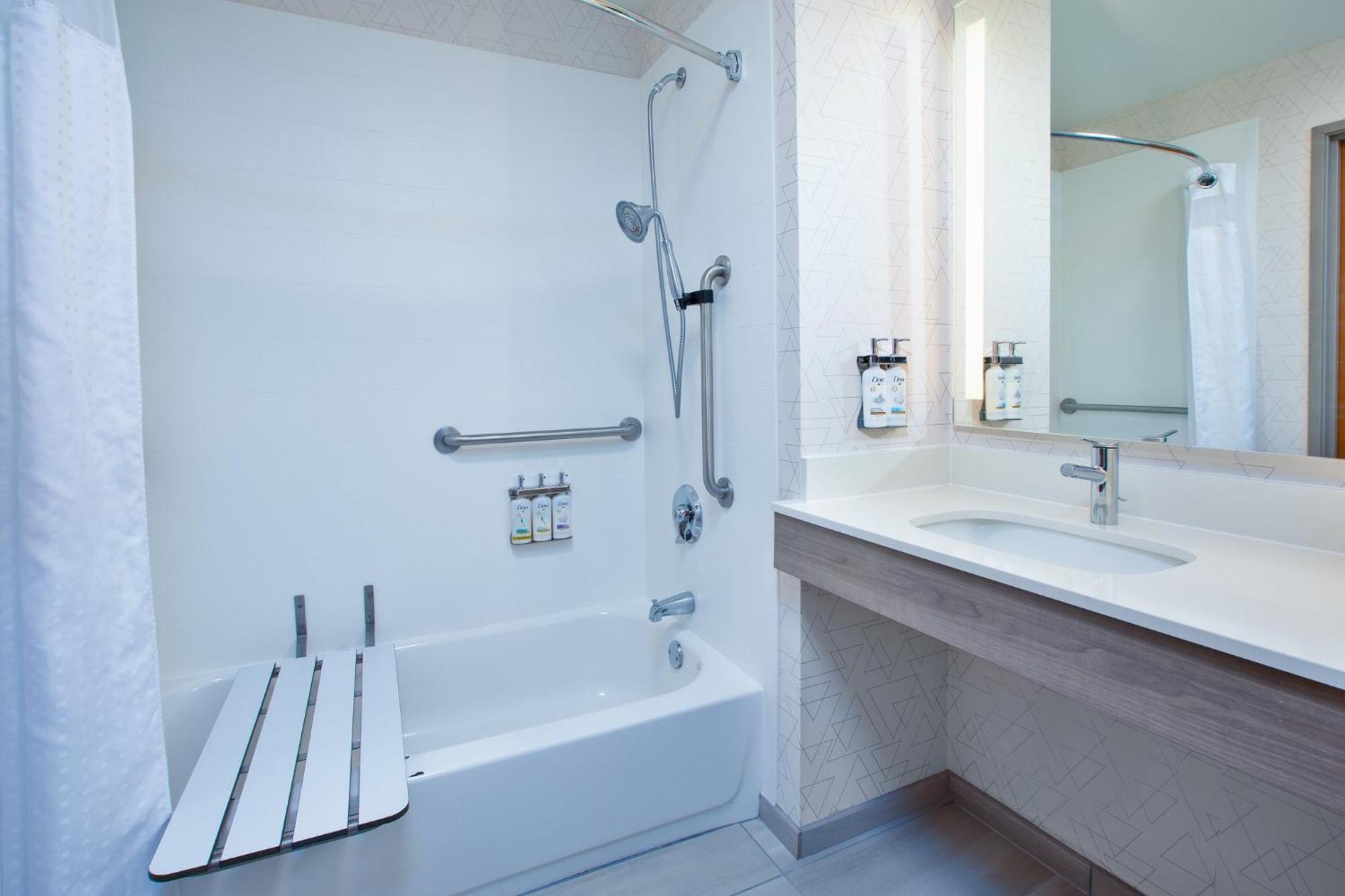 Holiday Inn Express & Suites Buffalo, An Ihg Hotel Extérieur photo