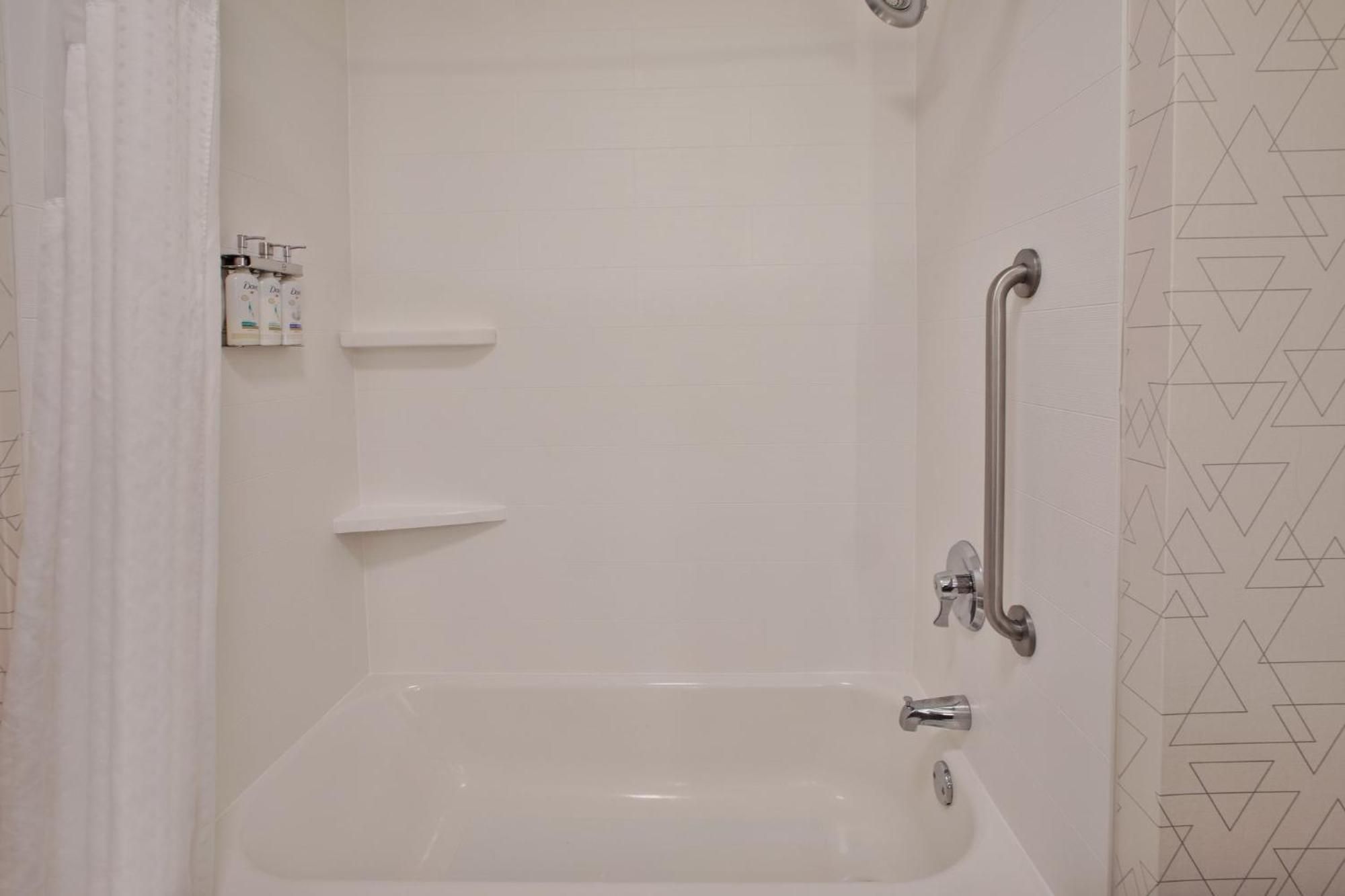 Holiday Inn Express & Suites Buffalo, An Ihg Hotel Extérieur photo
