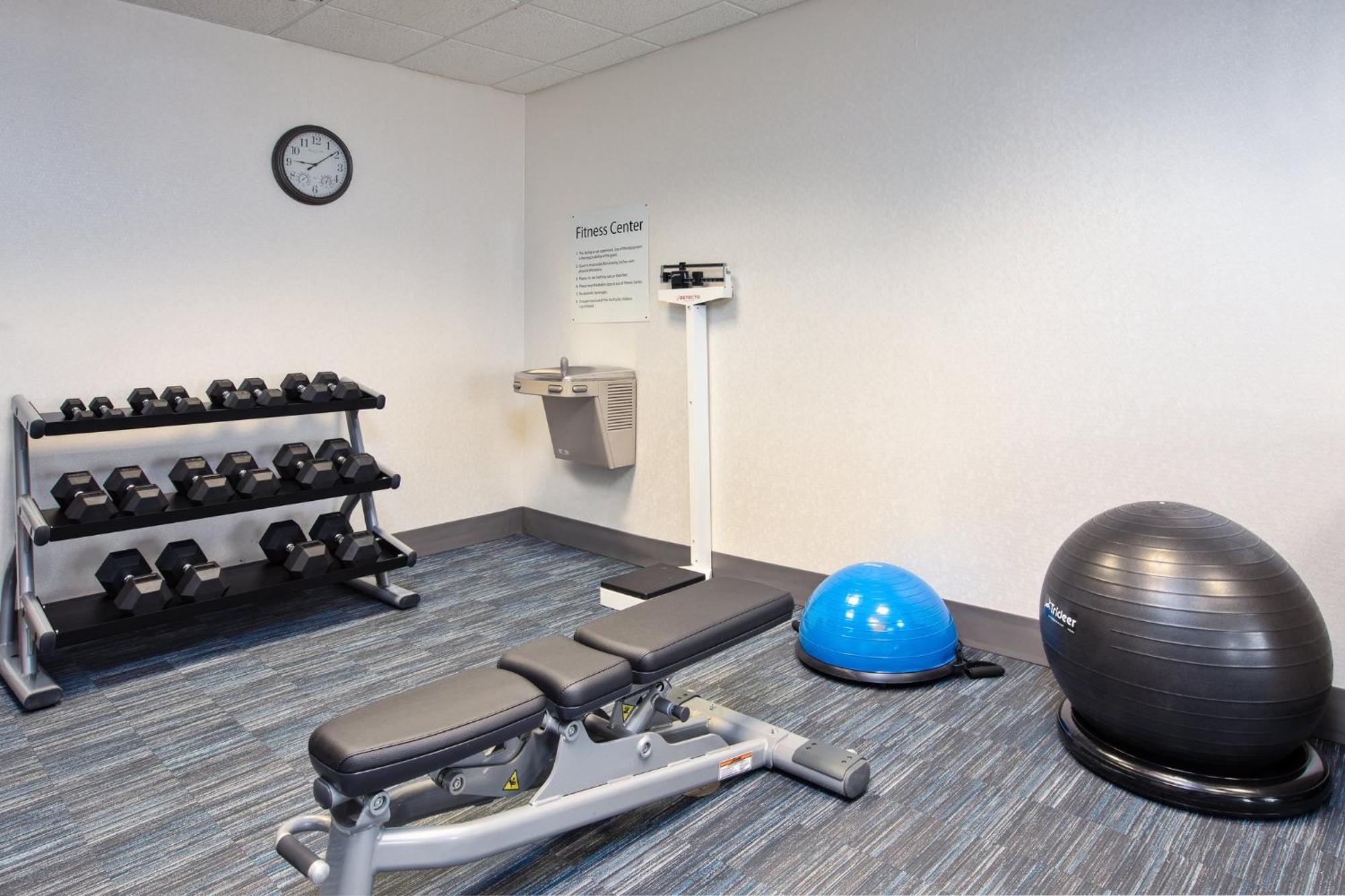 Holiday Inn Express & Suites Buffalo, An Ihg Hotel Extérieur photo
