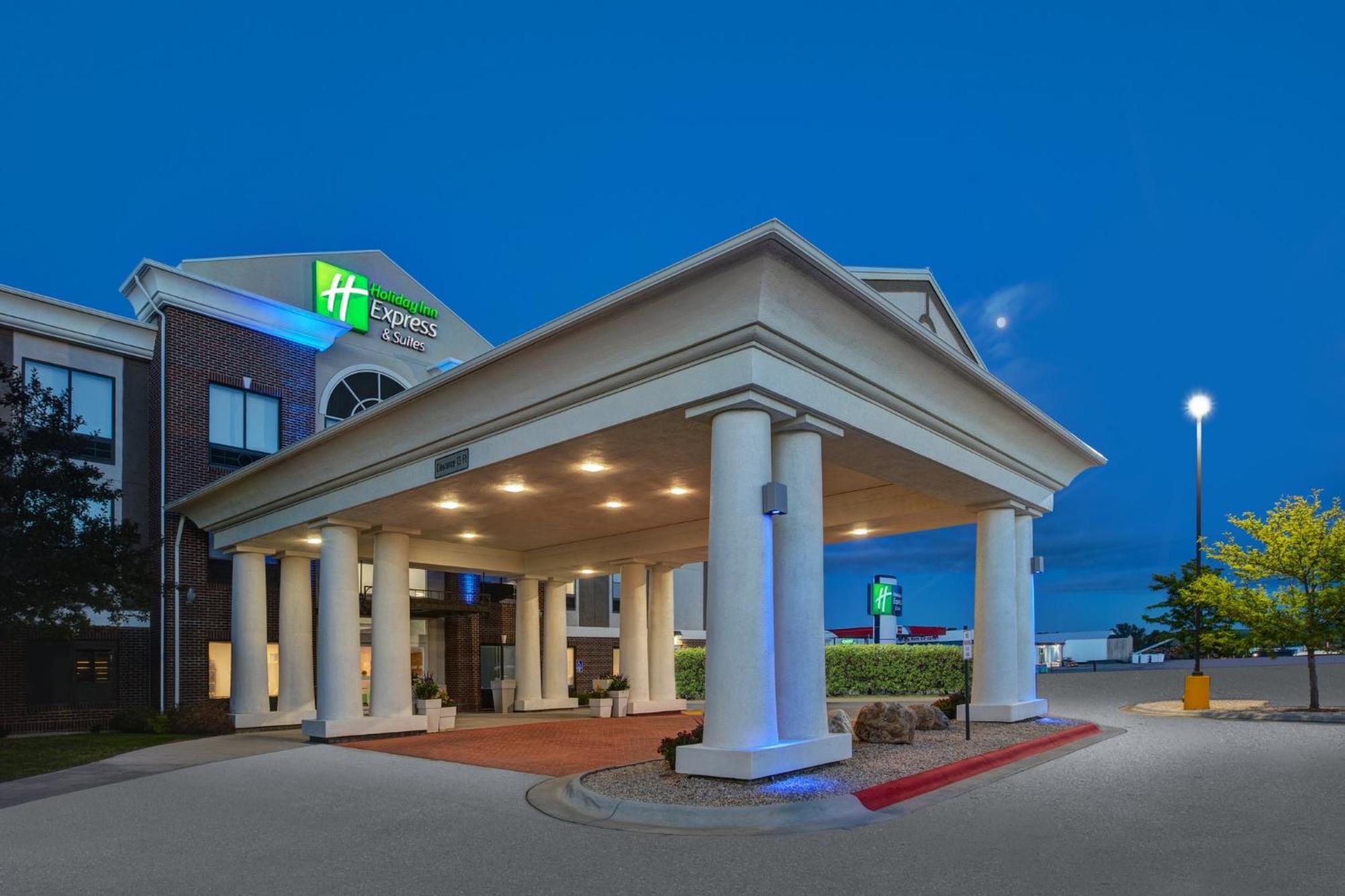Holiday Inn Express & Suites Buffalo, An Ihg Hotel Extérieur photo